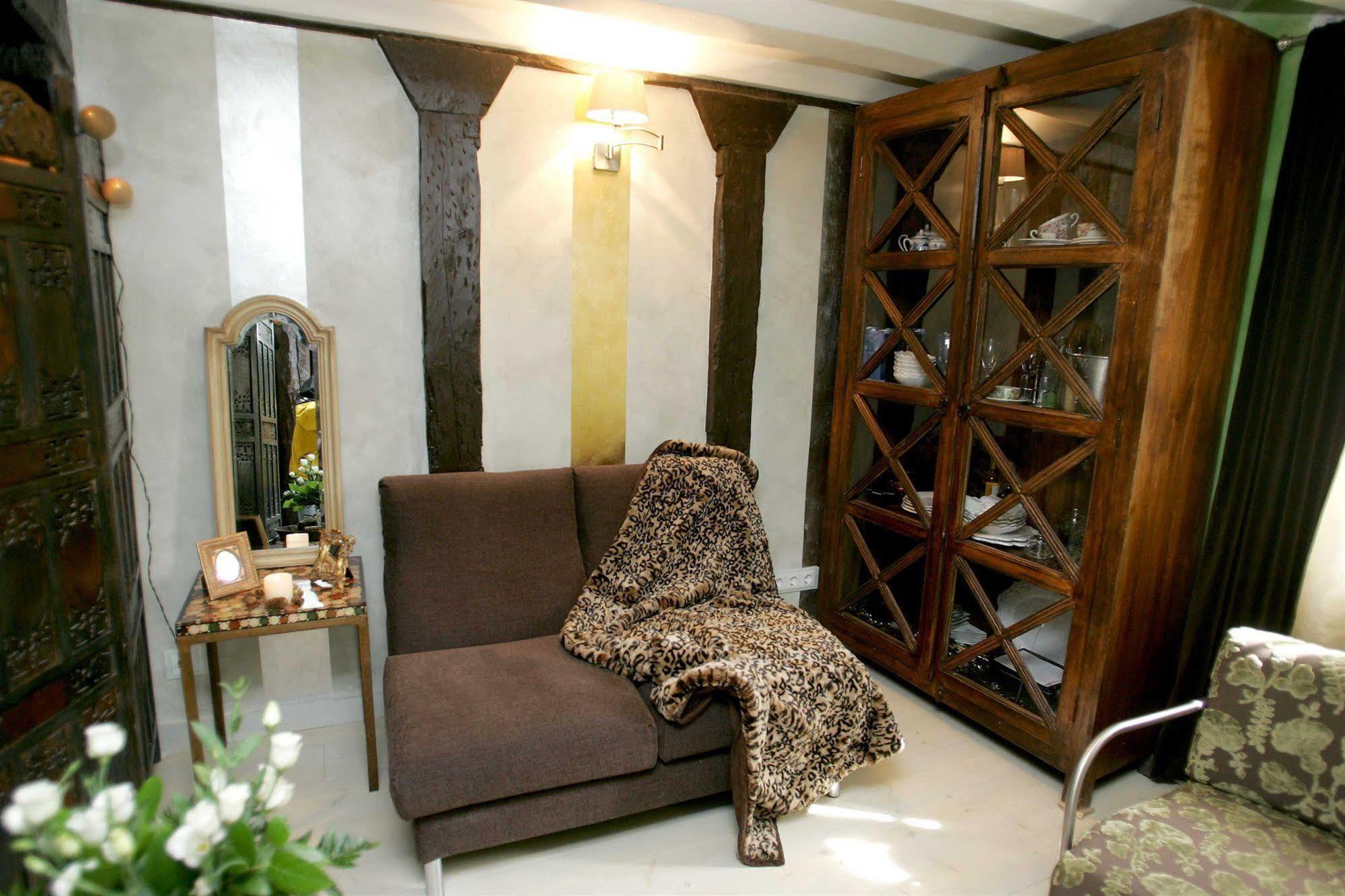 Hotel Boutique Valle De Oca Villanasur-Río de Oca エクステリア 写真