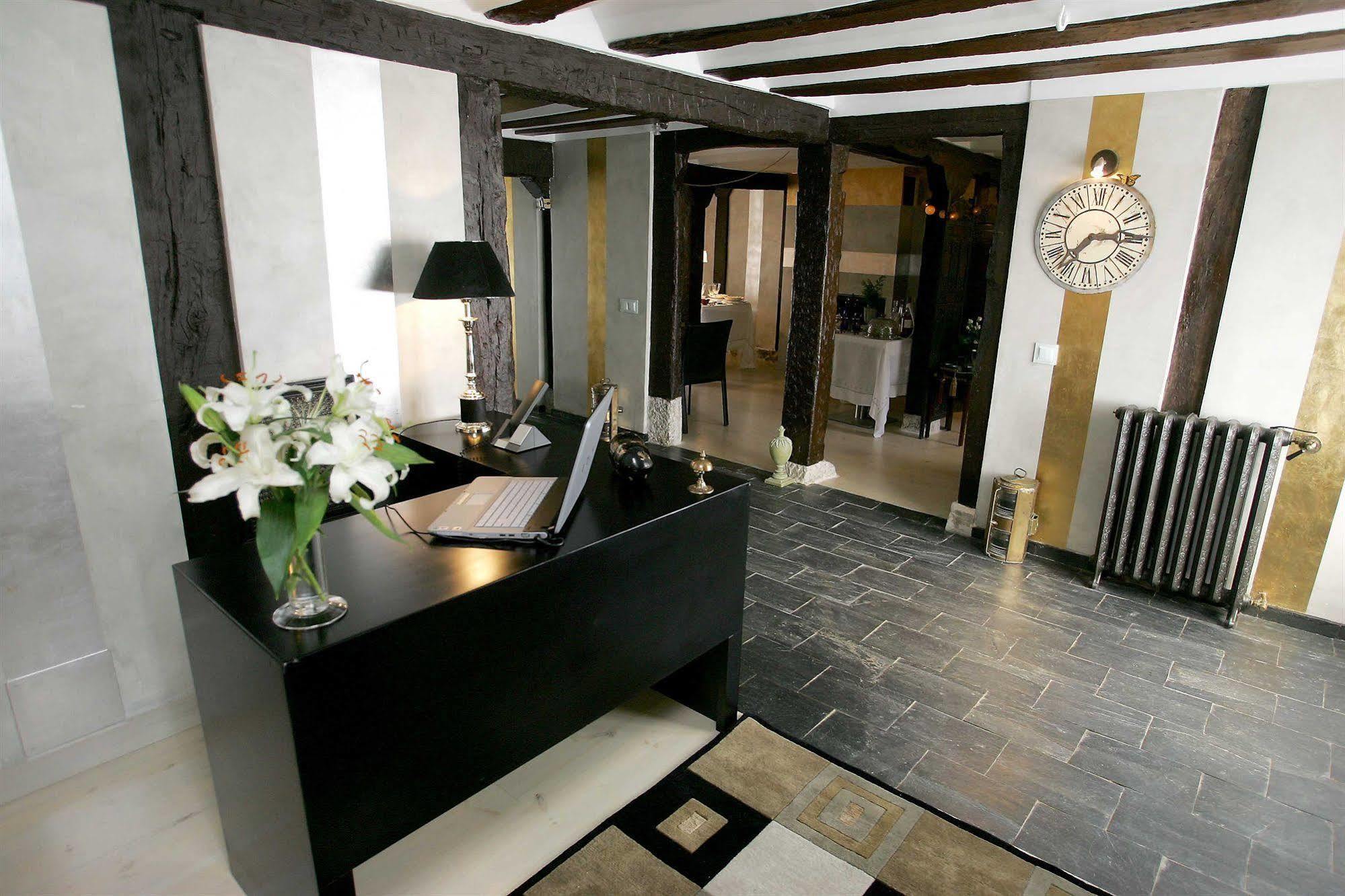 Hotel Boutique Valle De Oca Villanasur-Río de Oca エクステリア 写真
